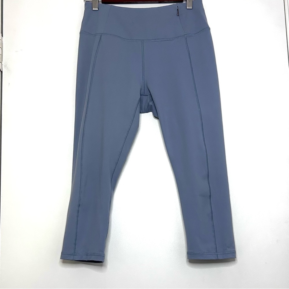 High Waisted Calia by Carrie Underwood Cropped Leggings, size M